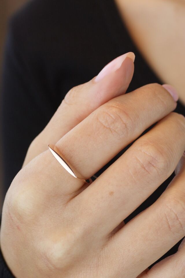 Rose Yükseltili Çizgi Yüzük