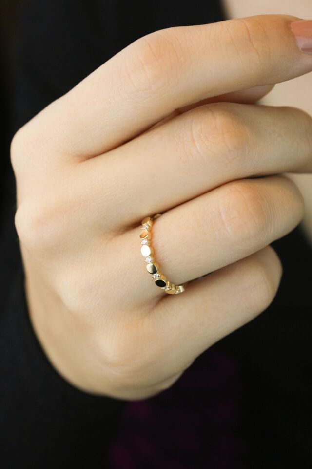 Yuvarlak Plakalı - Taşlı Yüzük 14 Ayar Sarı Altın