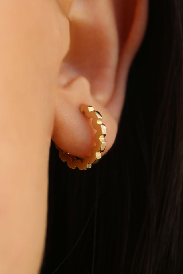 Çark Şekilli 14 Ayar Altın Halka Küpe