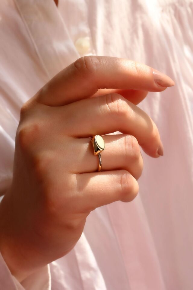 Oval Plaka Şövalye 14 Ayar Altın Yüzük