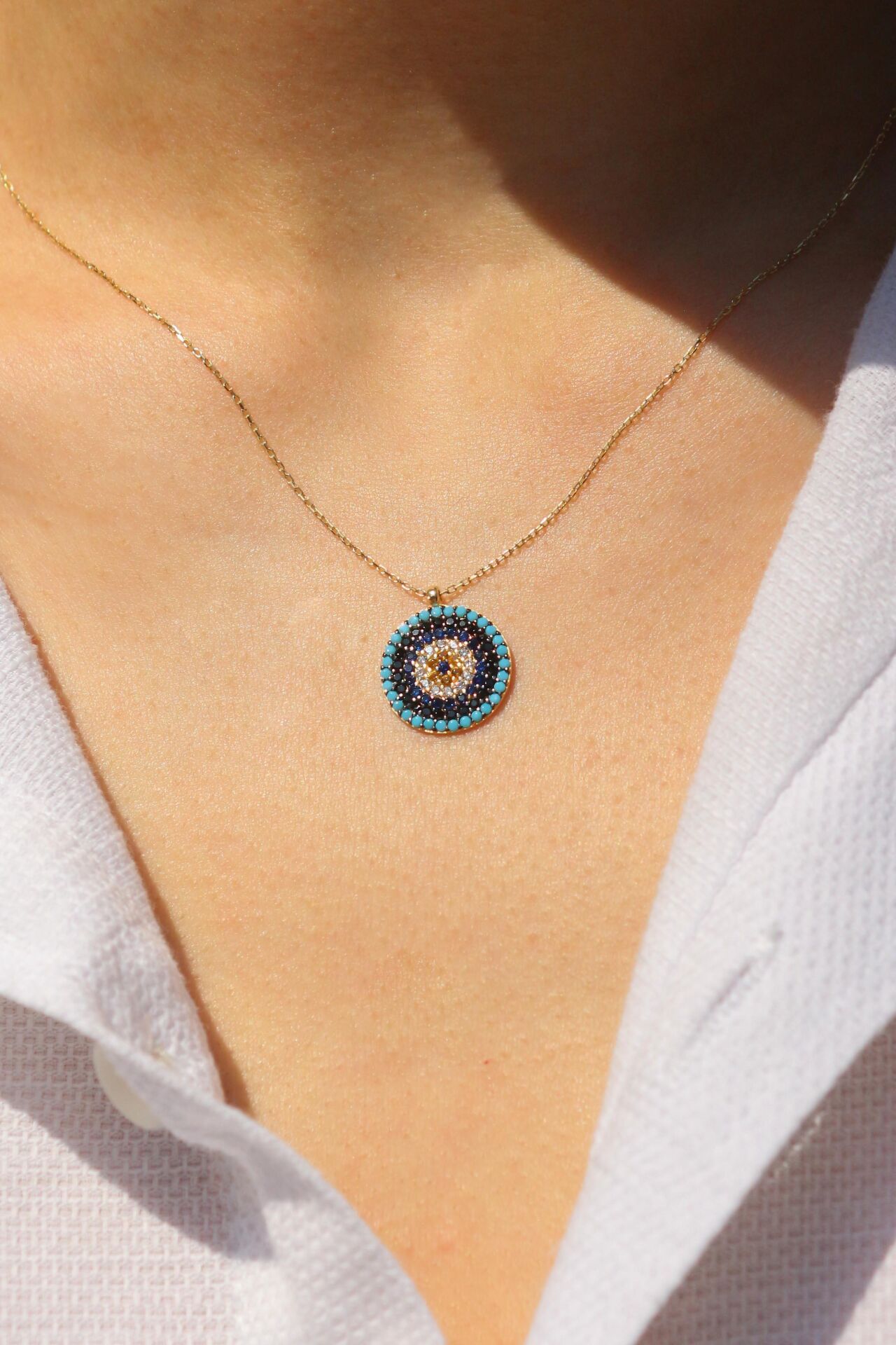 Sosyete Gözü Çok Renkli Taşlı 1,9 cm Çaplı Kolye 14 Ayar Sarı Altın