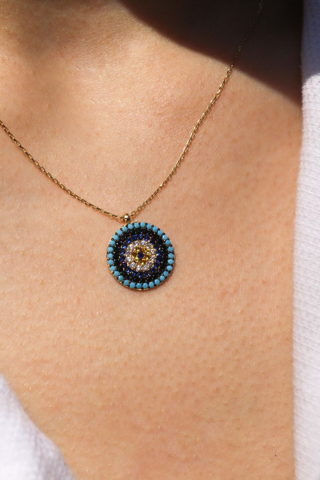 Sosyete Gözü Çok Renkli Taşlı 1,9 cm Çaplı Kolye 14 Ayar Sarı Altın