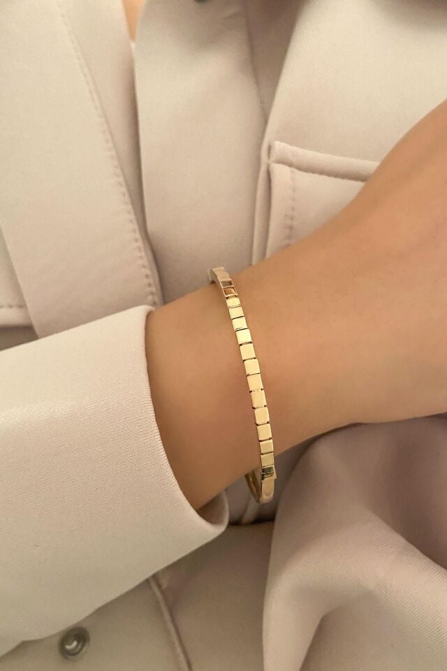 Küp Birleşim 14 Ayar Sarı Altın Kelepçe Bileklik