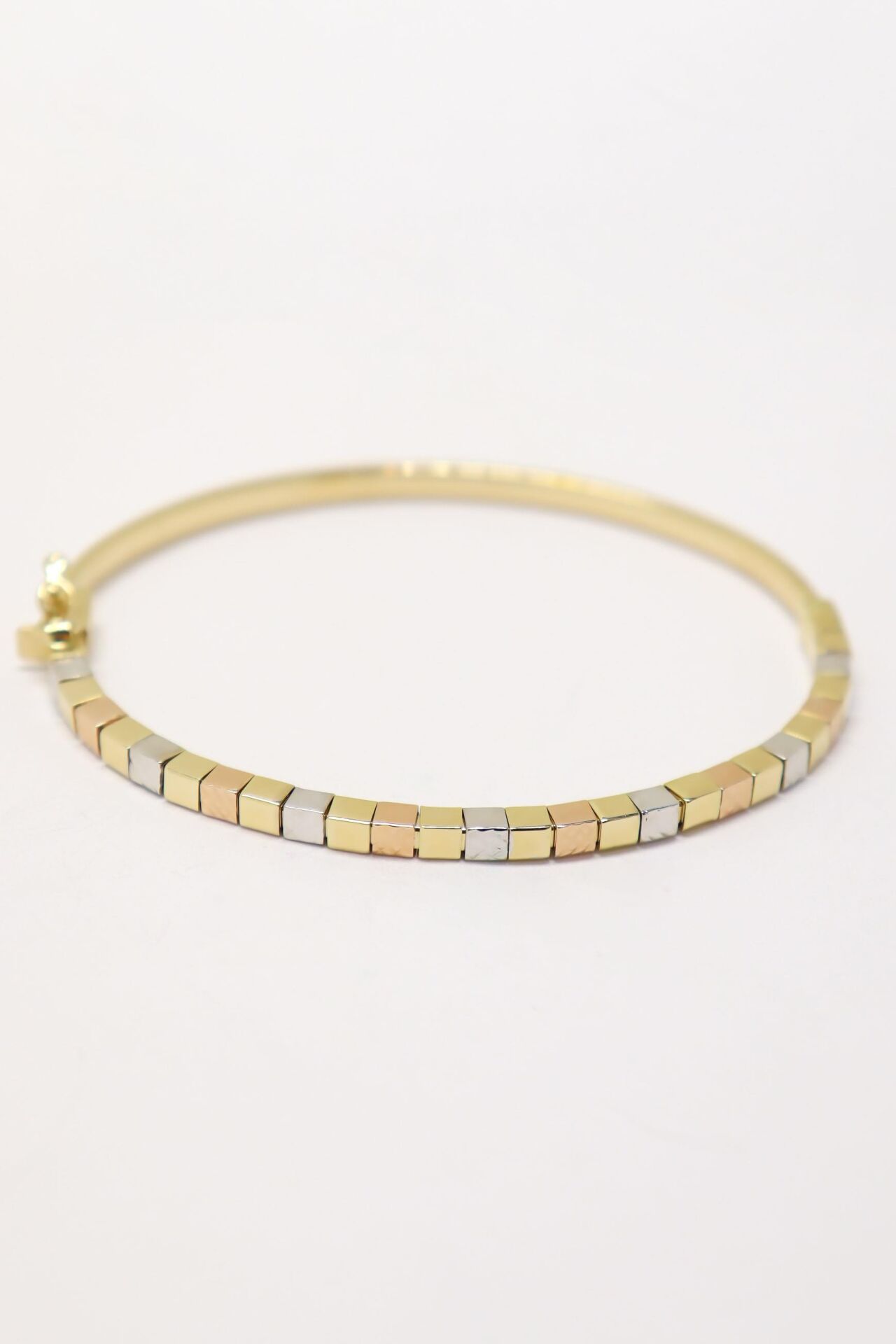 Küp Birleşim Üç Renk 14 Ayar Altın Kelepçe Bileklik