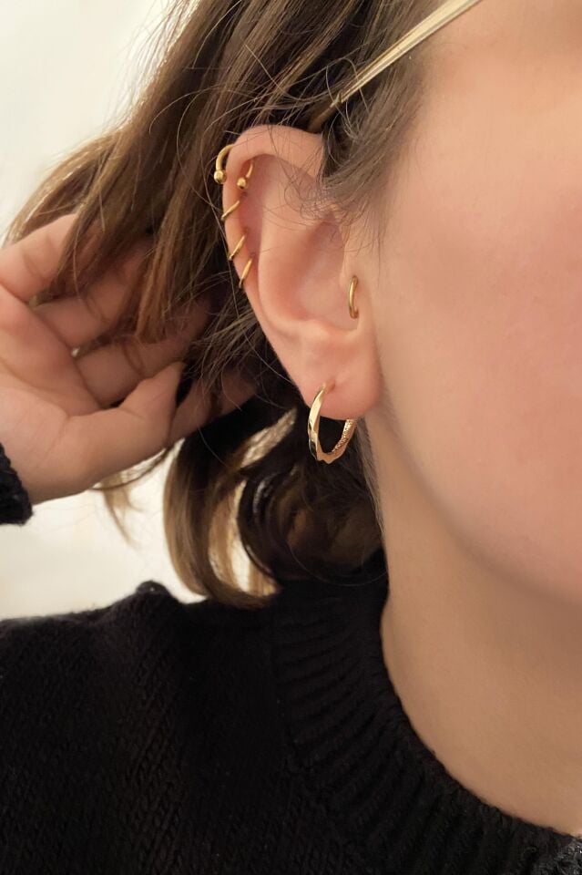 İnce Burgu 14 Ayar Sarı Altın Küpe