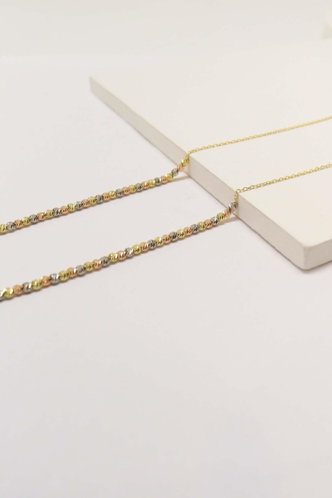 Üç Renk Yarım Dorikalı 14 Ayar Altın Kolye