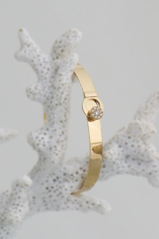 Ortası Taşlı Işıltılı Lades Kelepçe 14 Ayar Altın