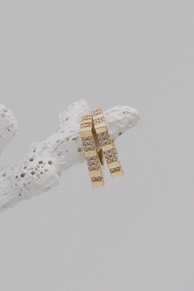 Taşlı 14 Ayar Altın Minimal Beşgen Küpe