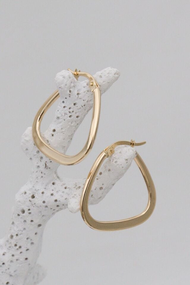 Yuvarlak Kenarlı 14 Ayar Altın Üçgen Küpe