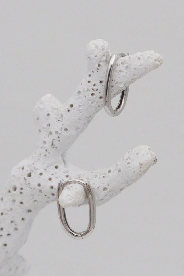 Minimal 14 Ayar Beyaz Altın Oval Küpe