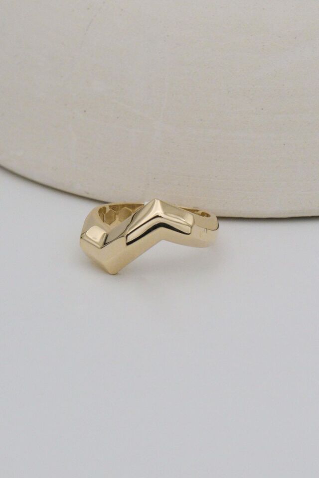 Parlak Asimetrik 14 Ayar Altın Yüzük