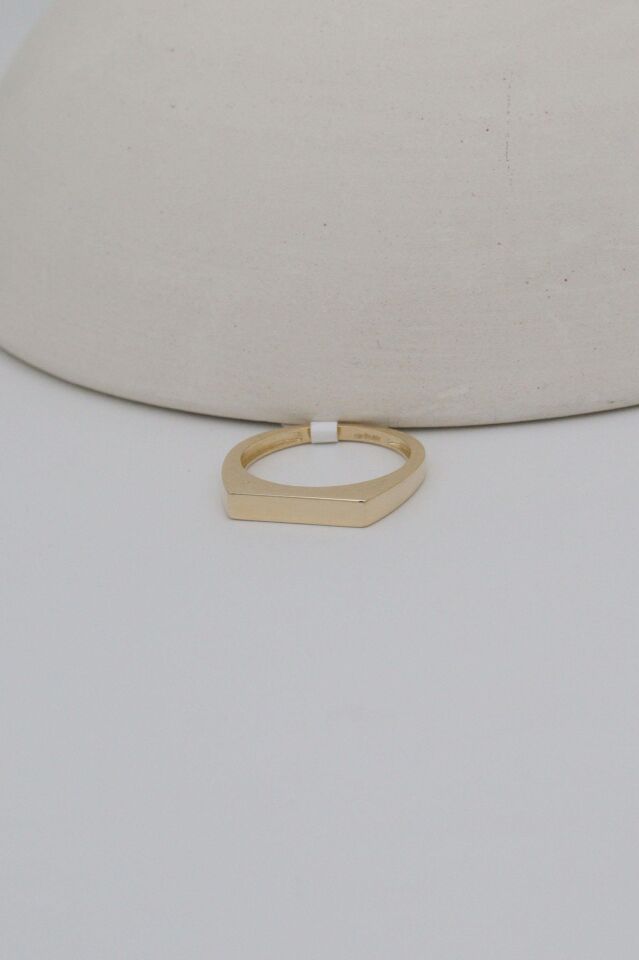 Düz Köşeli Dikdörtgen 14 Ayar Altın Şövalye Yüzük