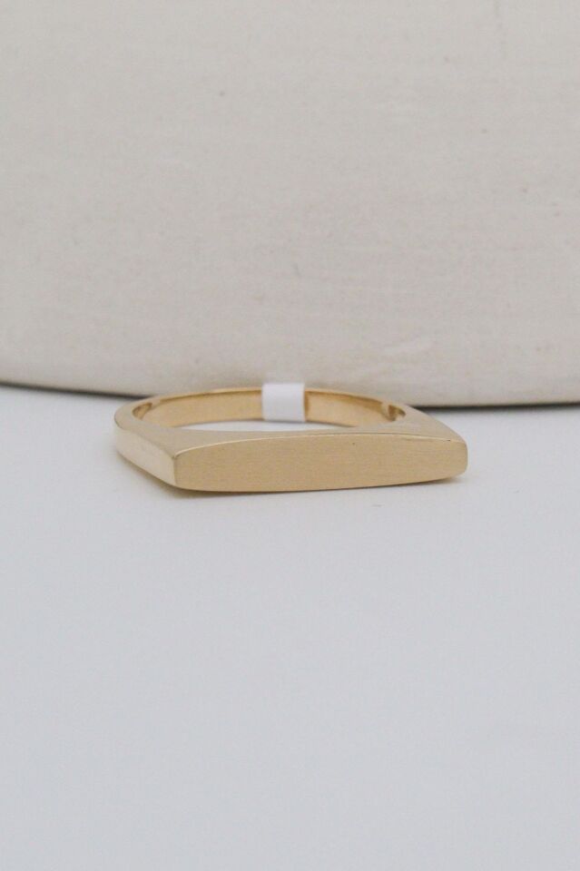 Üzeri Mat Dörtgen 14 Ayar Altın Şövalye Yüzük