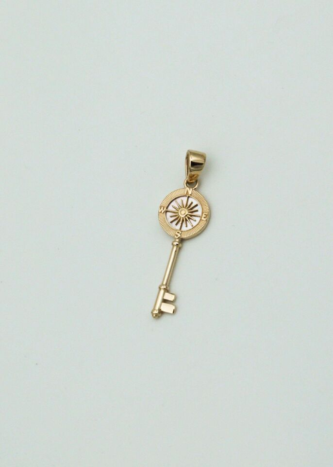 Anahtar Şeklinde Pusula 14 Ayar Altın Kolye