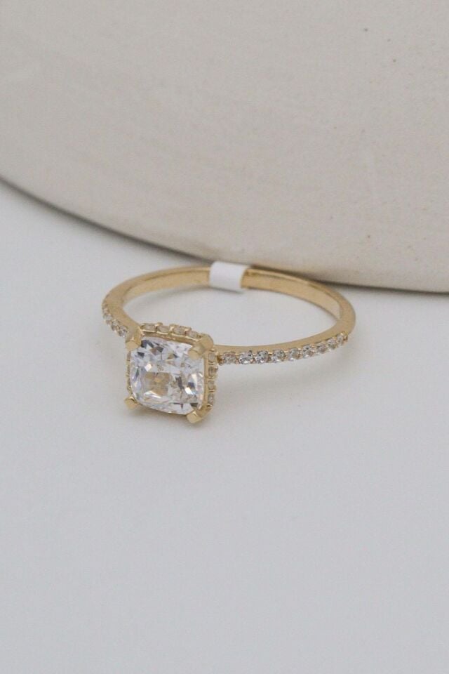 İri Kare Taşlı Yüksek Montür 14 Ayar Altın Yüzük