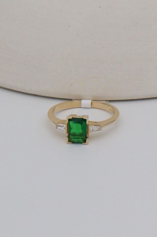 Kare Yeşil Baget Taşlı 14 Ayar Altın Yüzük