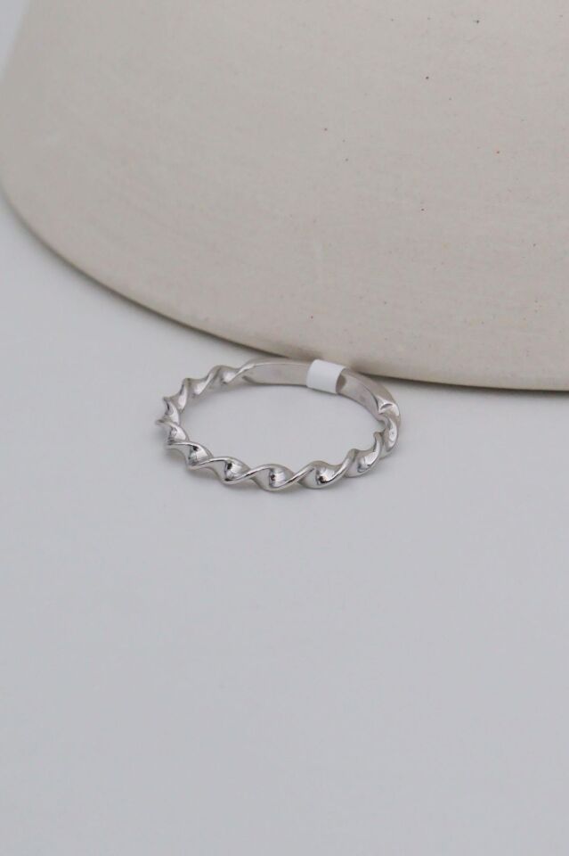 14 Ayar Beyaz Altın Sarmal Yüzük